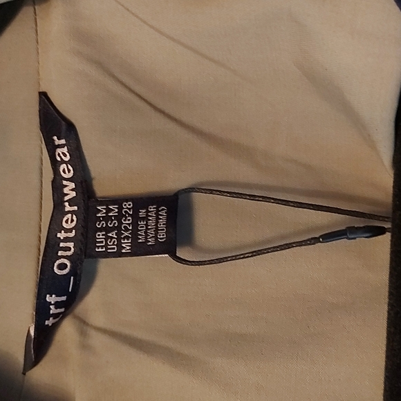 Trench coat, Olive, Zara S/M - Picture 4 of 13